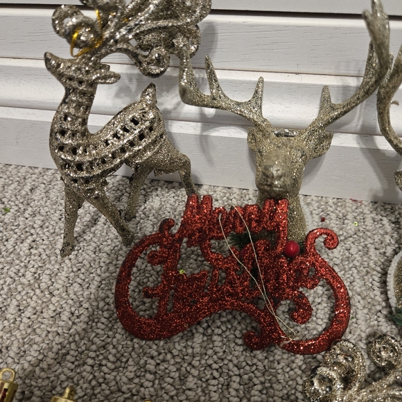 LOT OF 25 - VARIETY OF CHRISTMAS HOLIDAY DECOR/ORNAMENTS - Picture 9 of 10